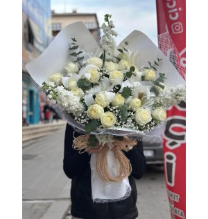 Lilyum beyaz gül buketi